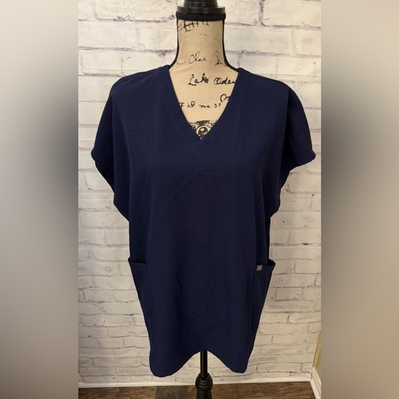 Figs Tops - Figs Sz‎ Med Estrella Blue Oversized Scrub Top Medical Uniform Discontinued